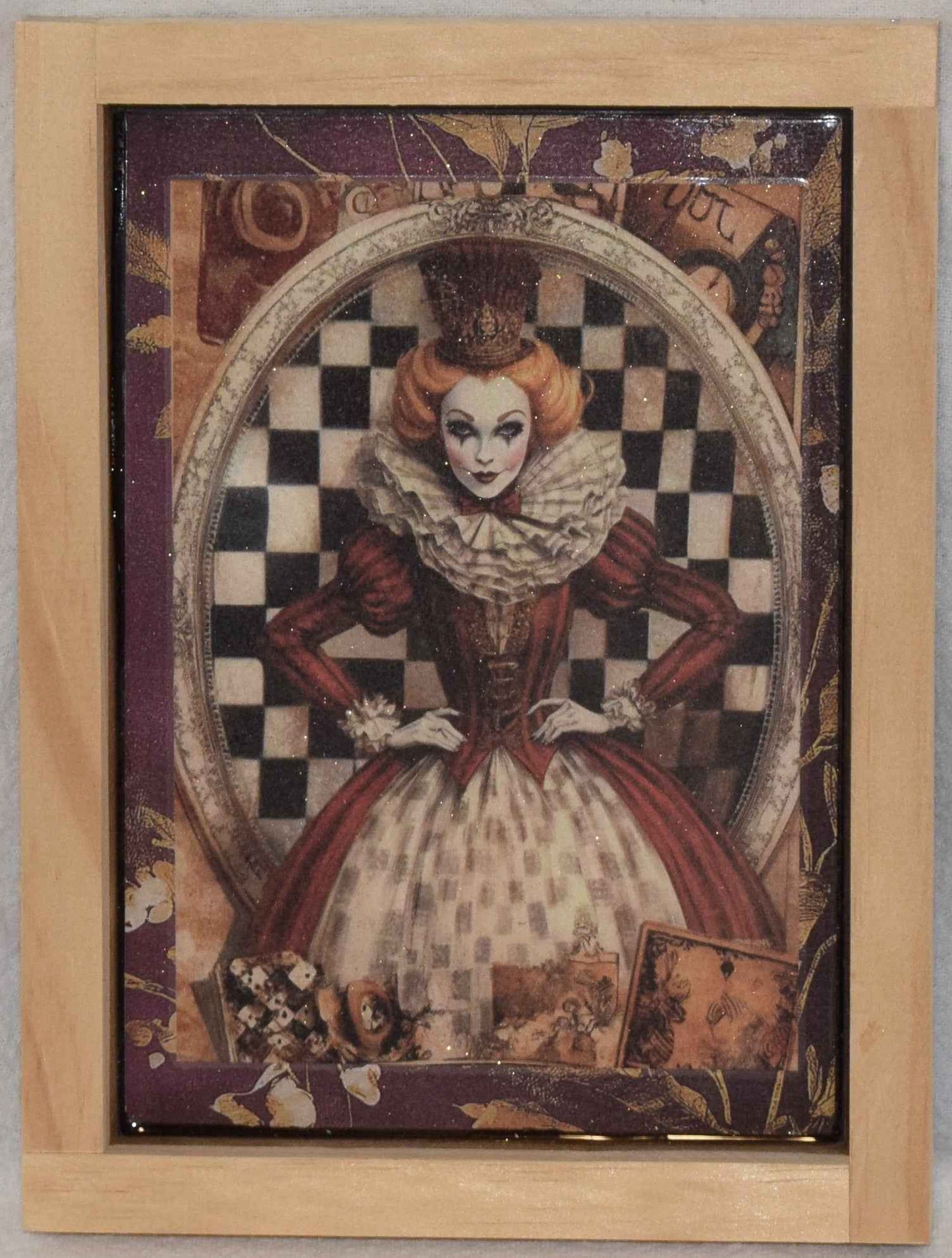 Queen of Hearts with Artistic Resin finish Framed Wall Art