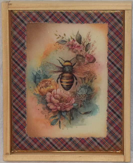 Vintage Bee - pink with Artistic Resin finish - Framed Wall Art